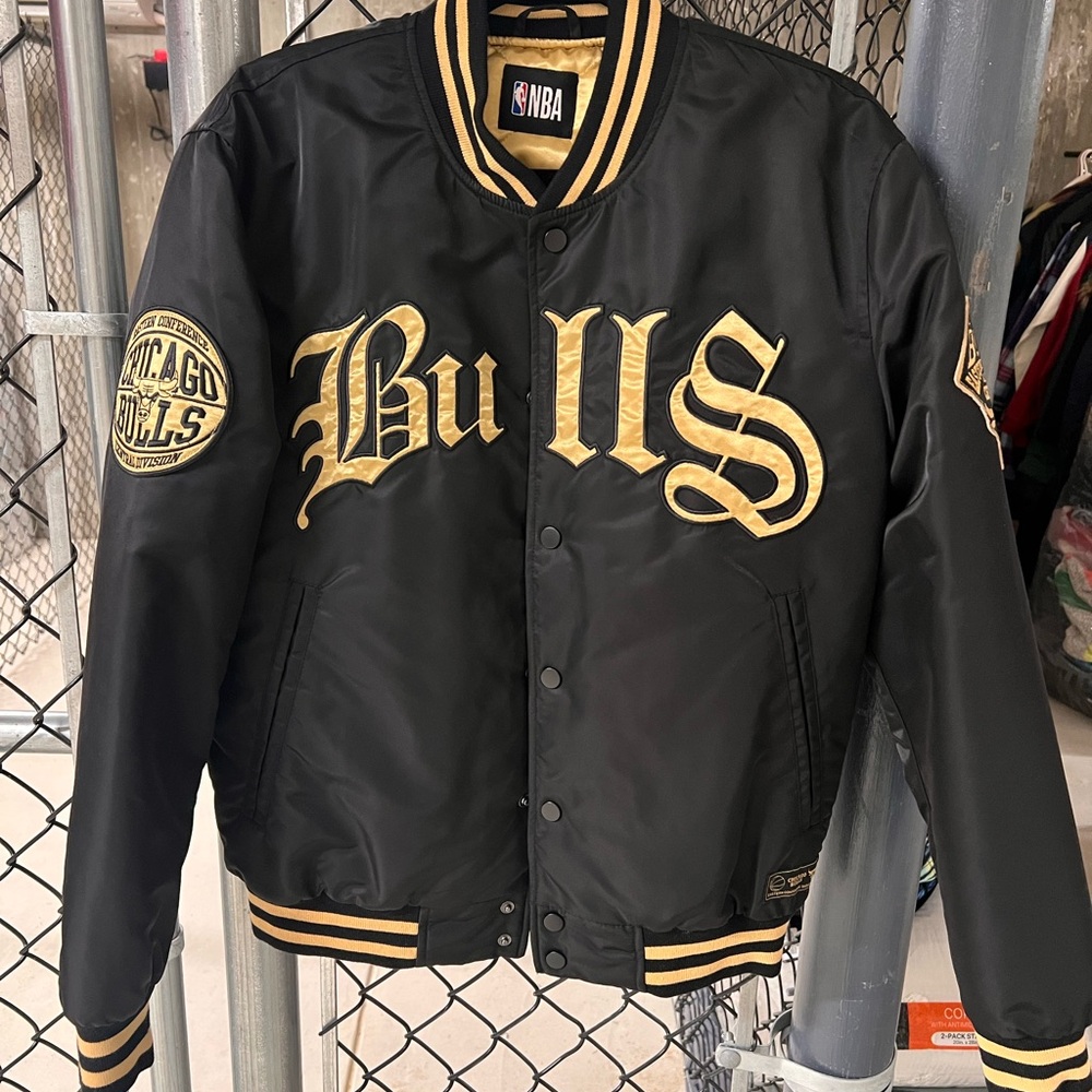 NBA Black and Gold Men's BULLS Varsity Jacket